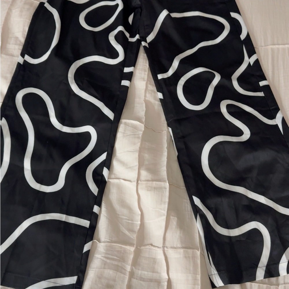 Black and White Abstract Pattern Pants